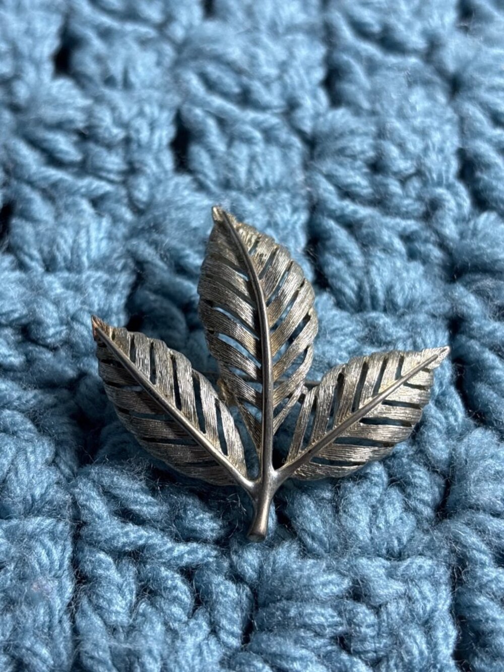 Vintage Alan J Signed Silvertone Leaf Brooch Pin 2 inches